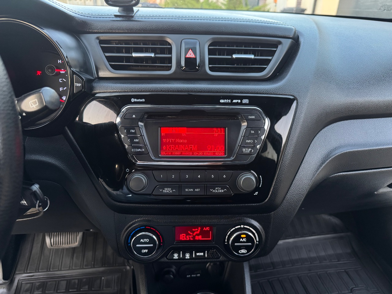 Kia Rio - фото 40