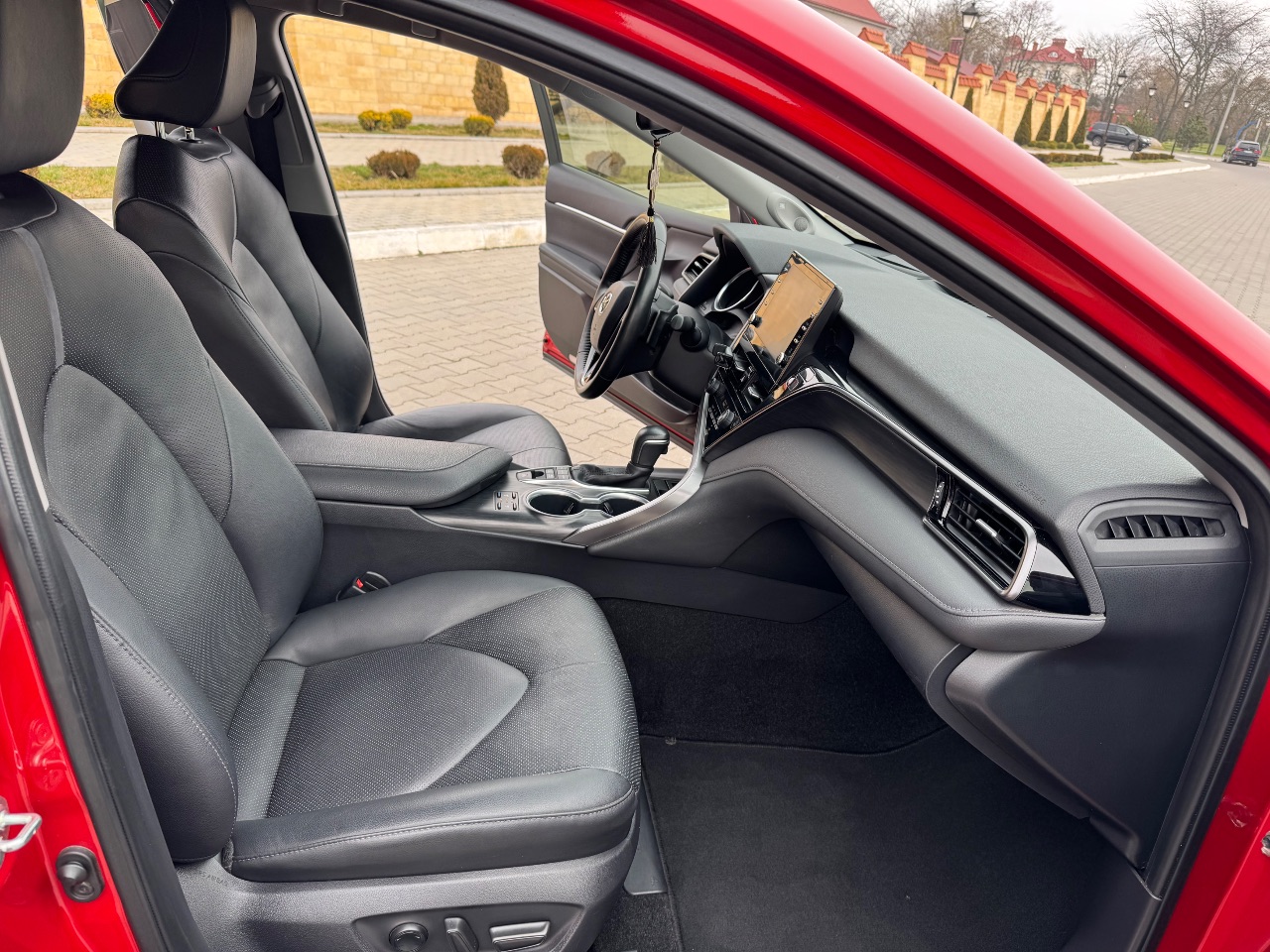 Toyota Camry - фото 5