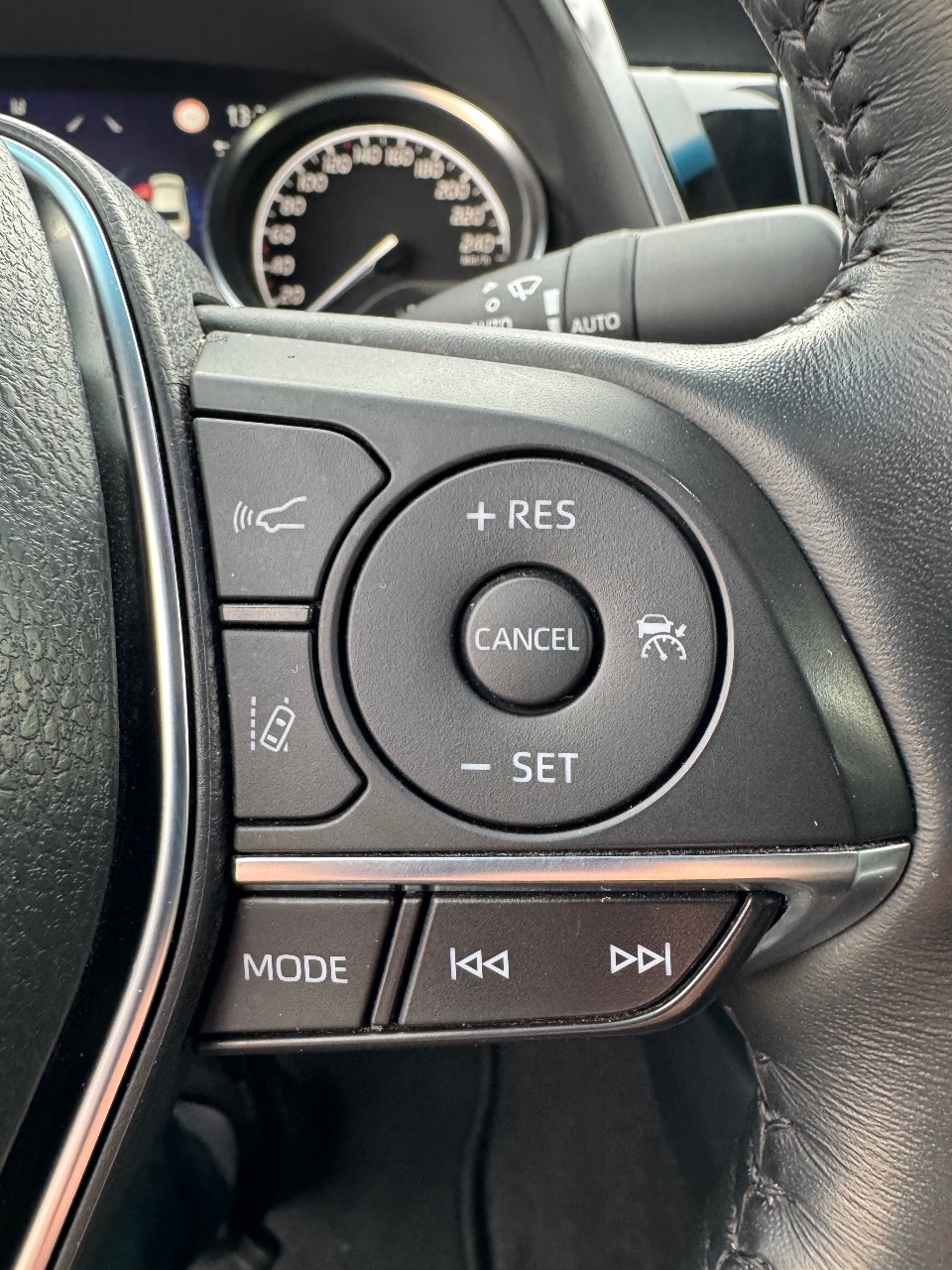 Toyota Camry - фото 13