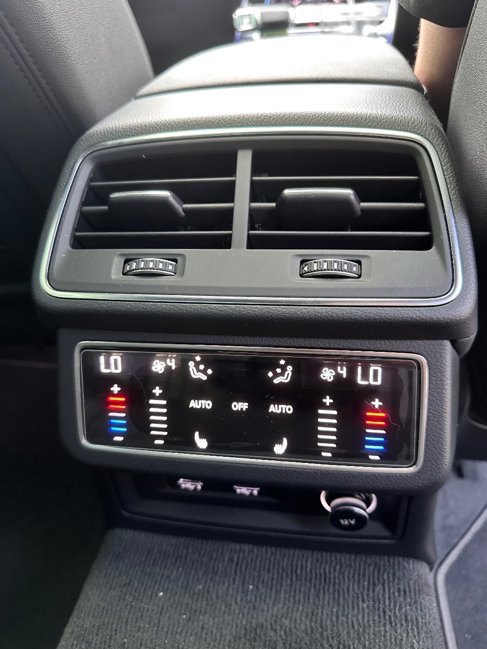 Audi A6 - фото 42