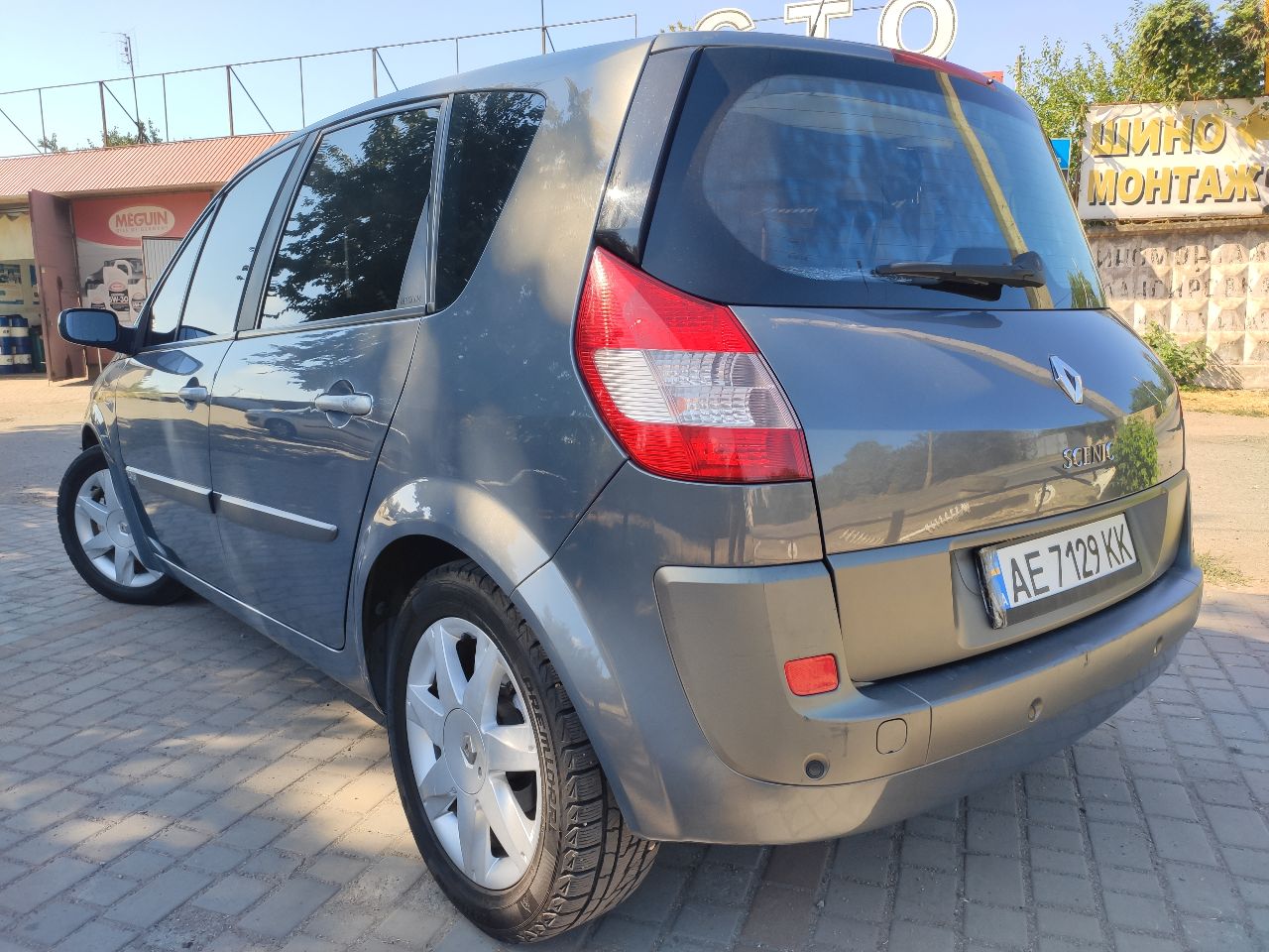 Renault Scenic - фото 18