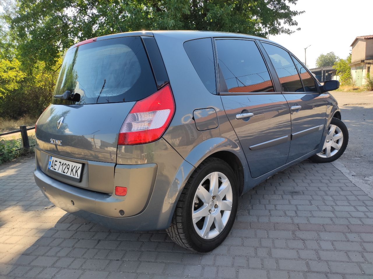 Renault Scenic - фото 13