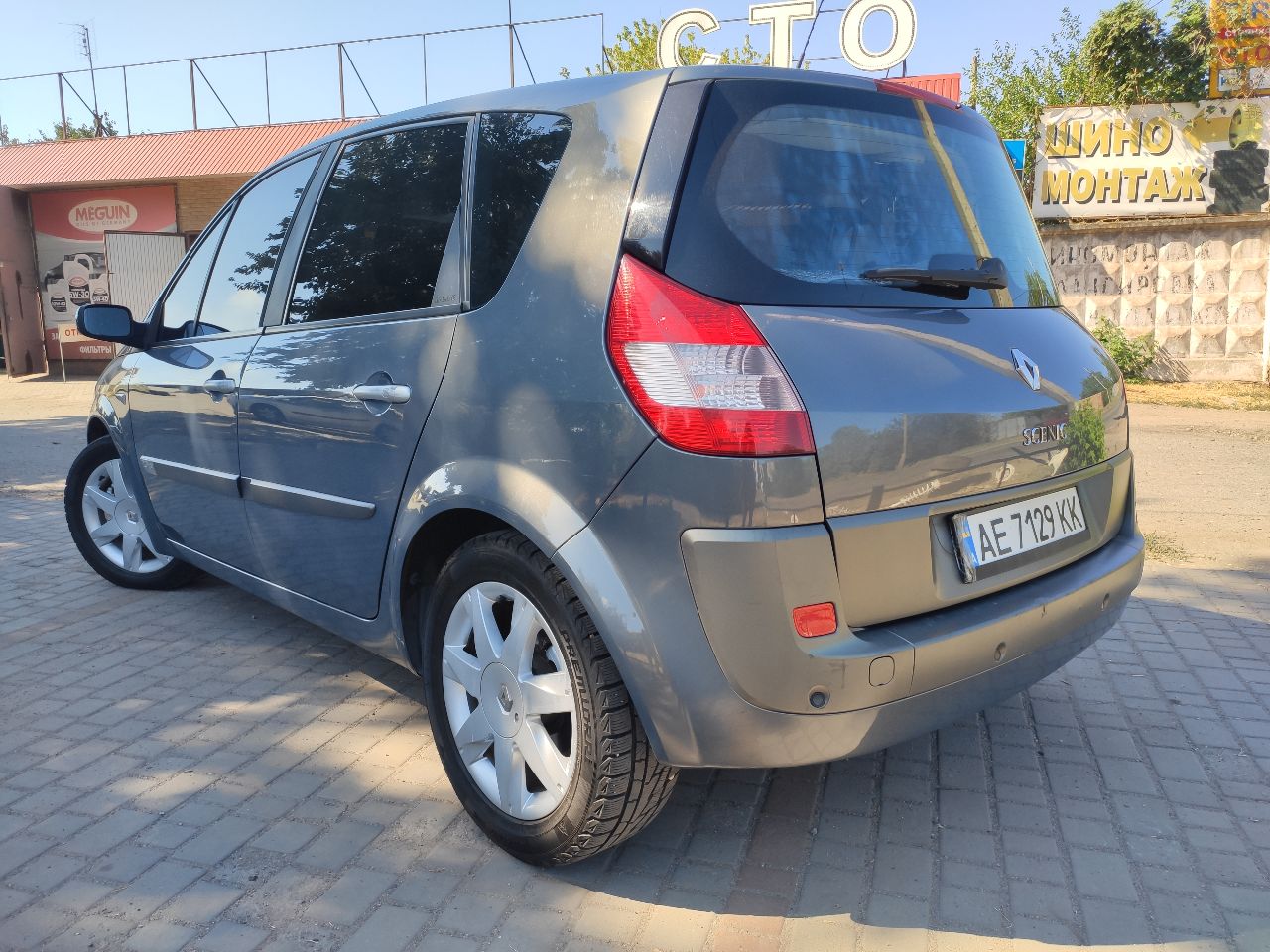 Renault Scenic - фото 19