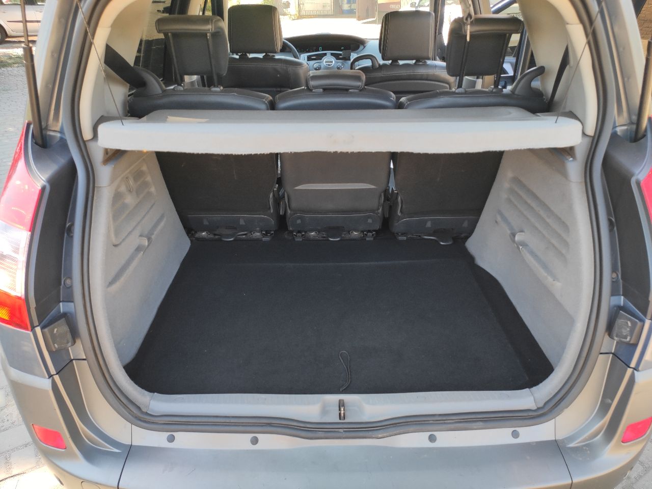 Renault Scenic - фото 2