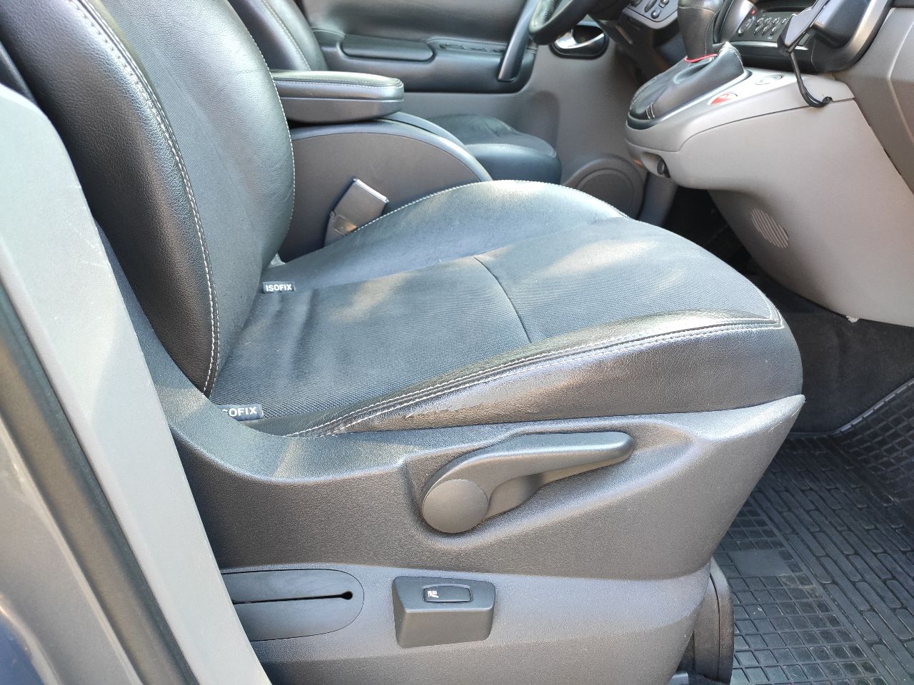 Renault Scenic - фото 8