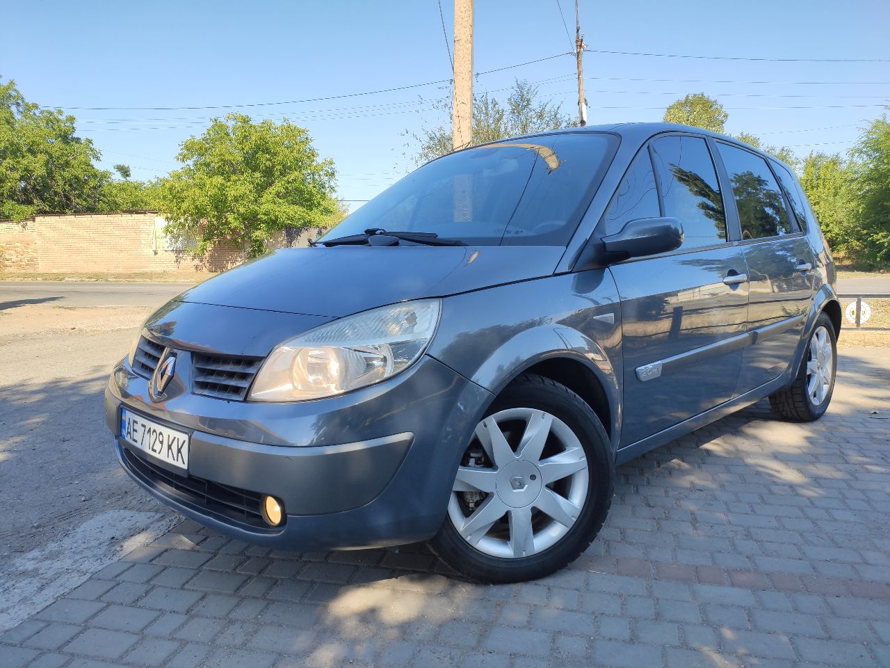 Renault Scenic - фото 17