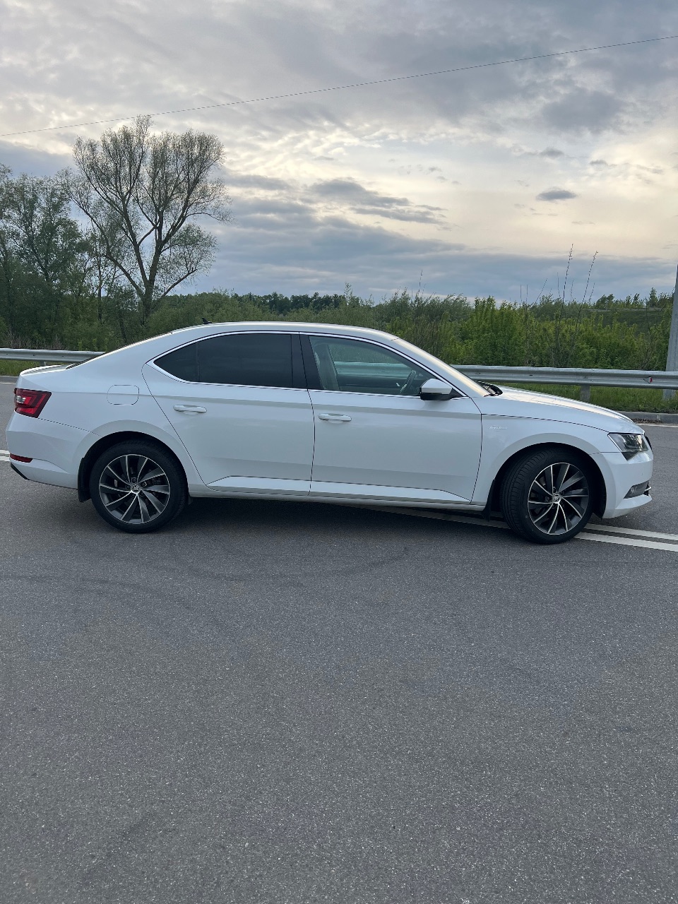 Skoda Superb - фото 2