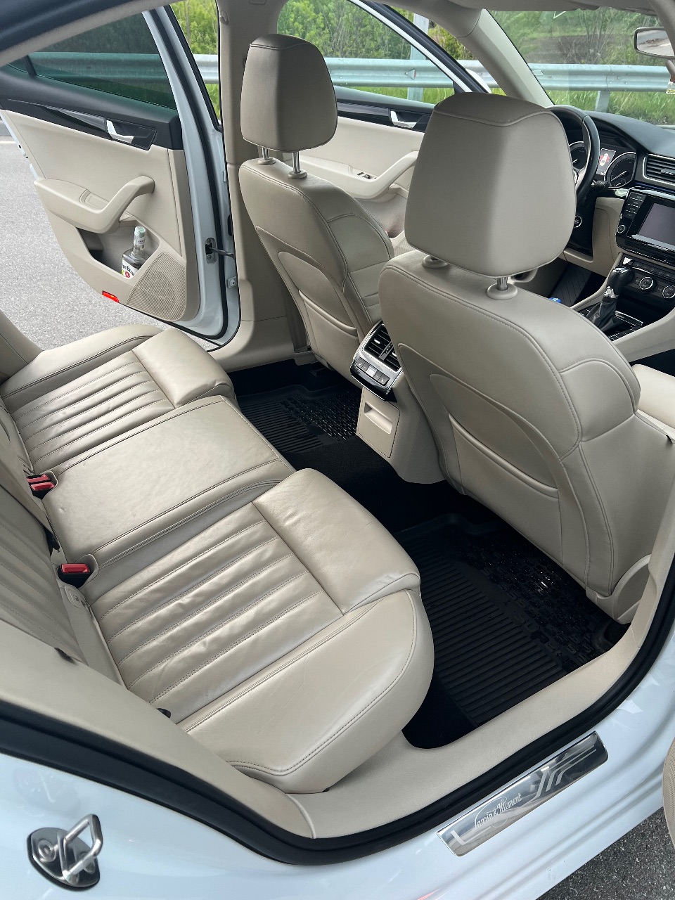 Skoda Superb - фото 11