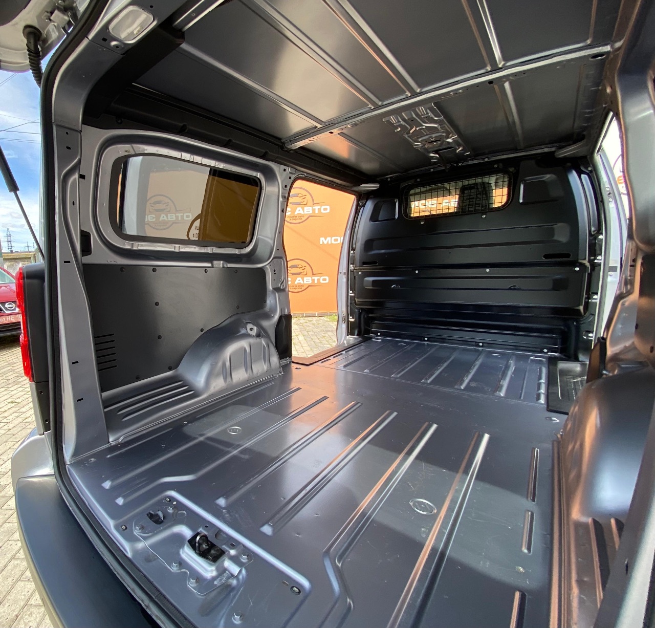 Citroen Jumpy - фото 25