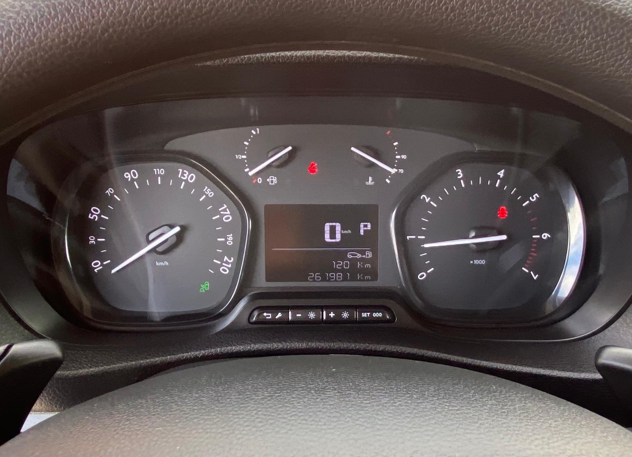 Citroen Jumpy - фото 15