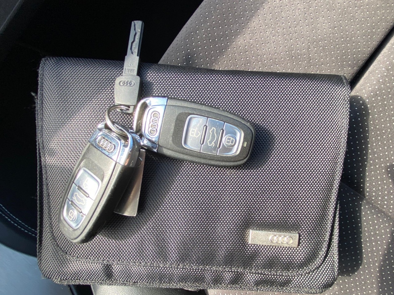 Audi A6 - фото 18