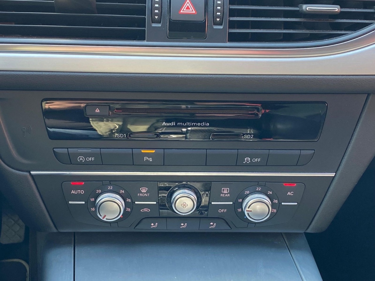 Audi A6 - фото 26