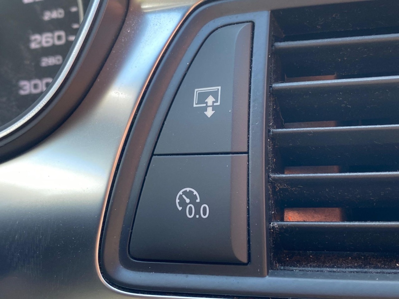 Audi A6 - фото 25