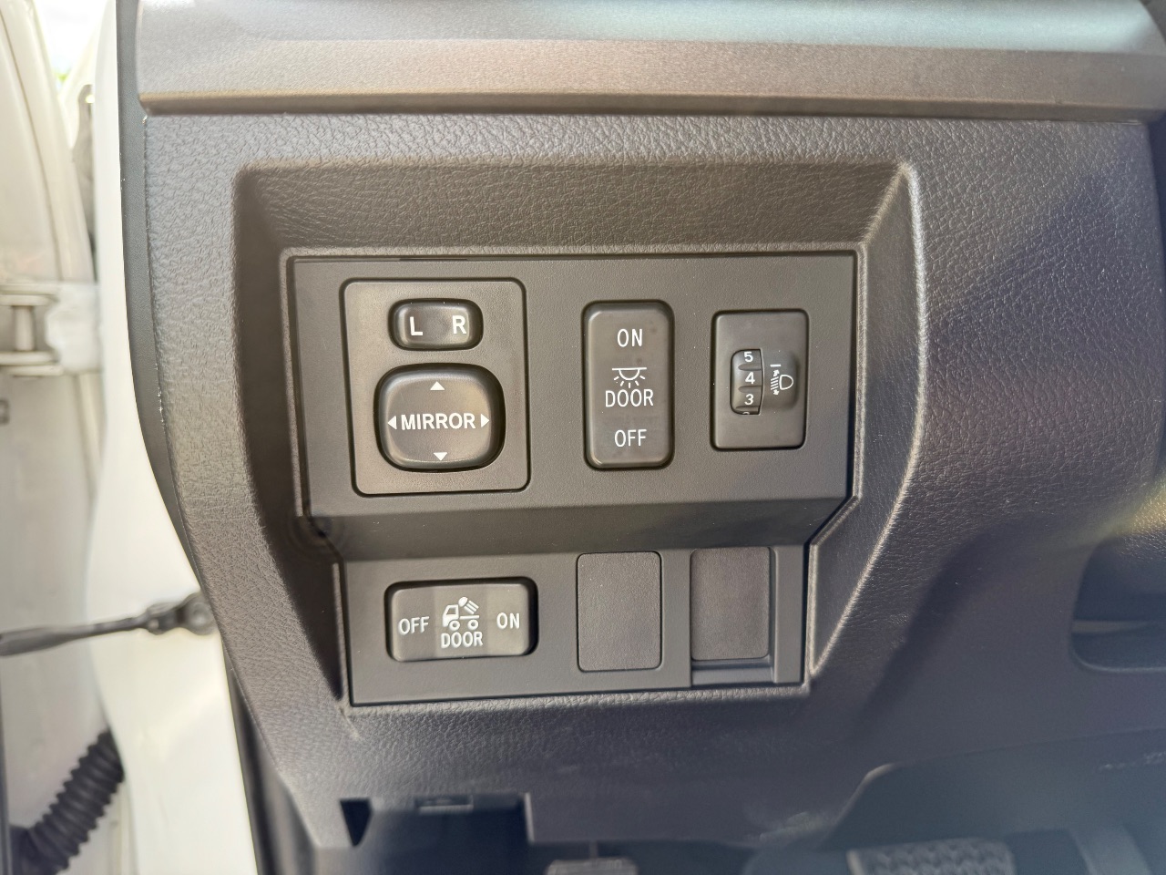 Toyota Tundra - фото 11