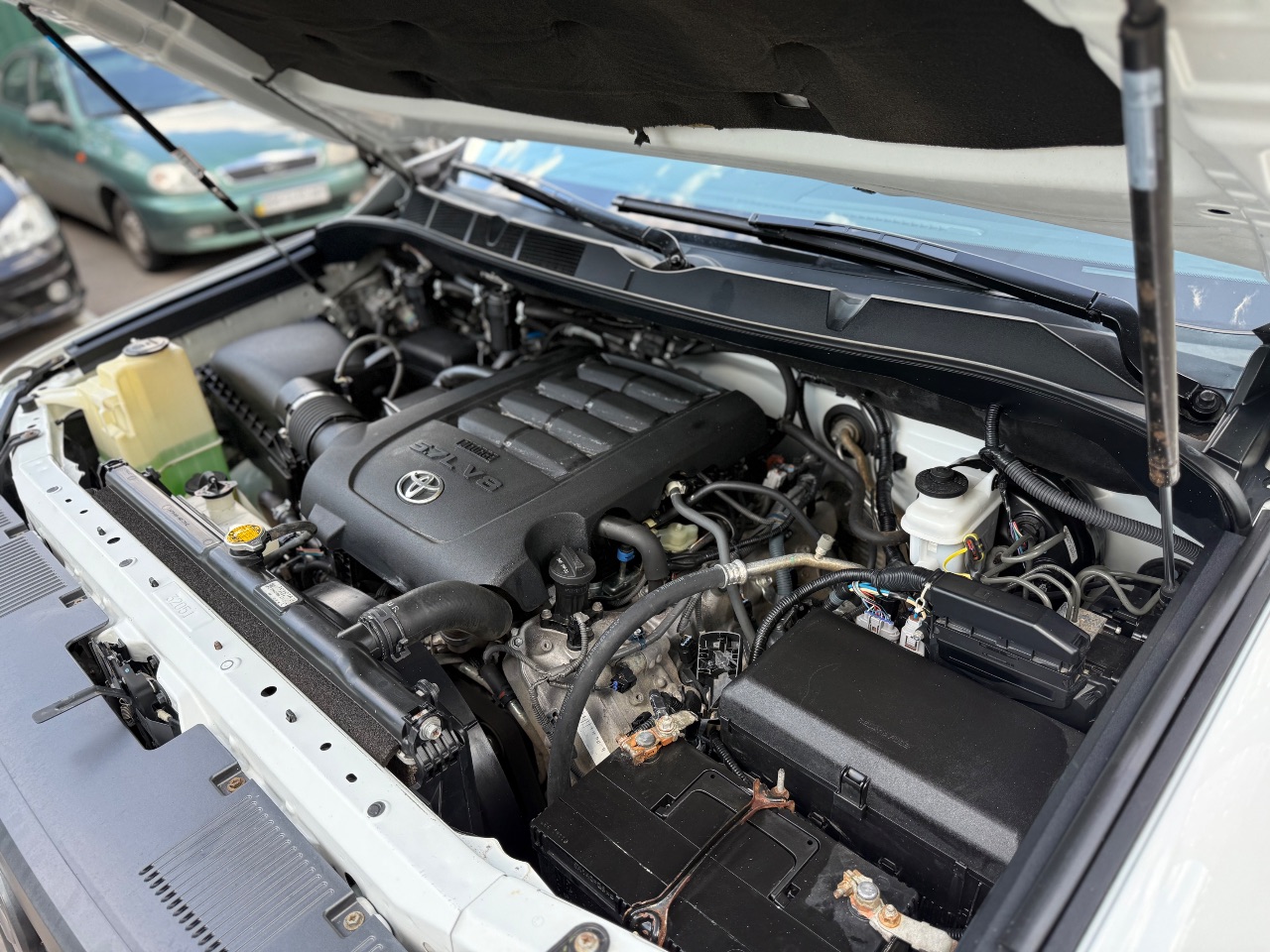 Toyota Tundra - фото 13
