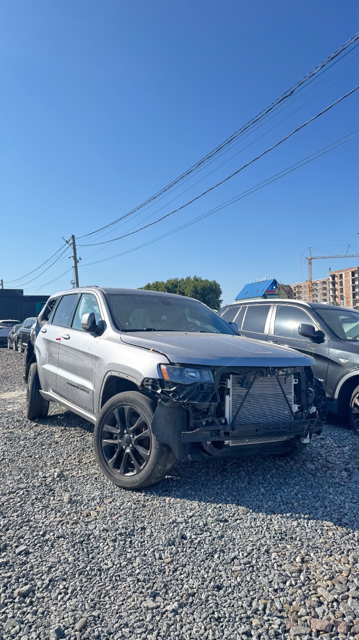 Jeep Grand Cherokee - фото 1