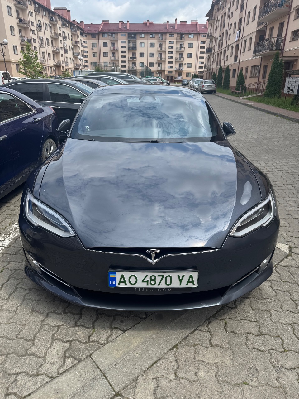 Tesla Model S - фото 1