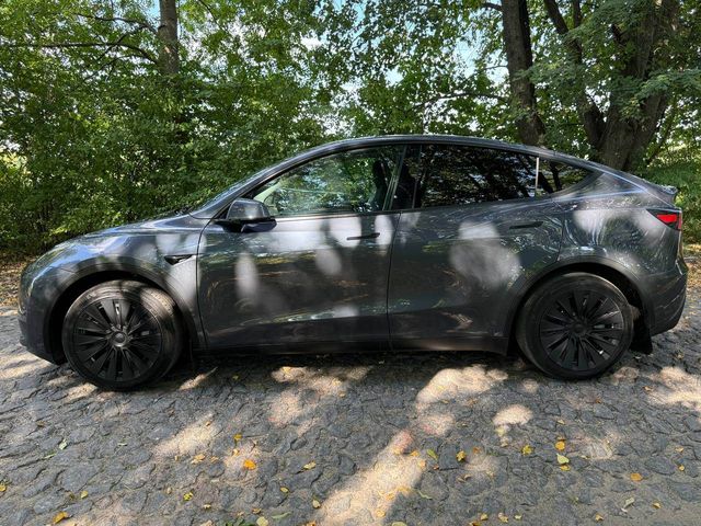 Tesla Model Y - зображення 5