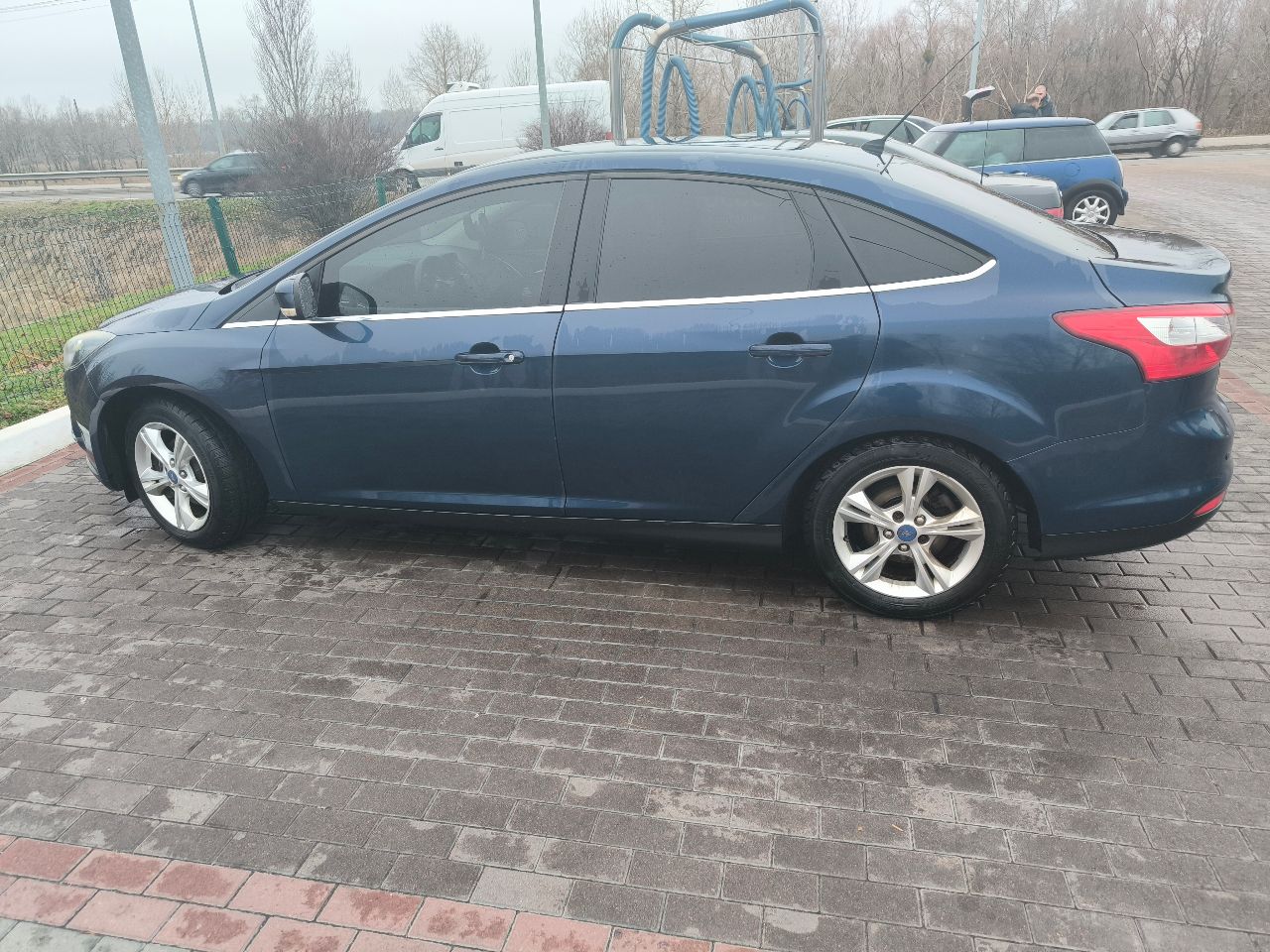 Ford Focus - фото 5