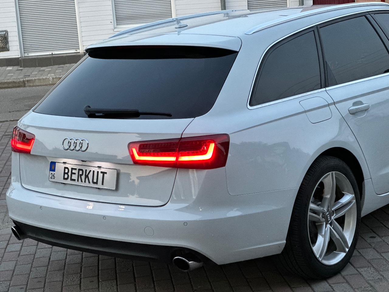 Audi A6 - фото 3