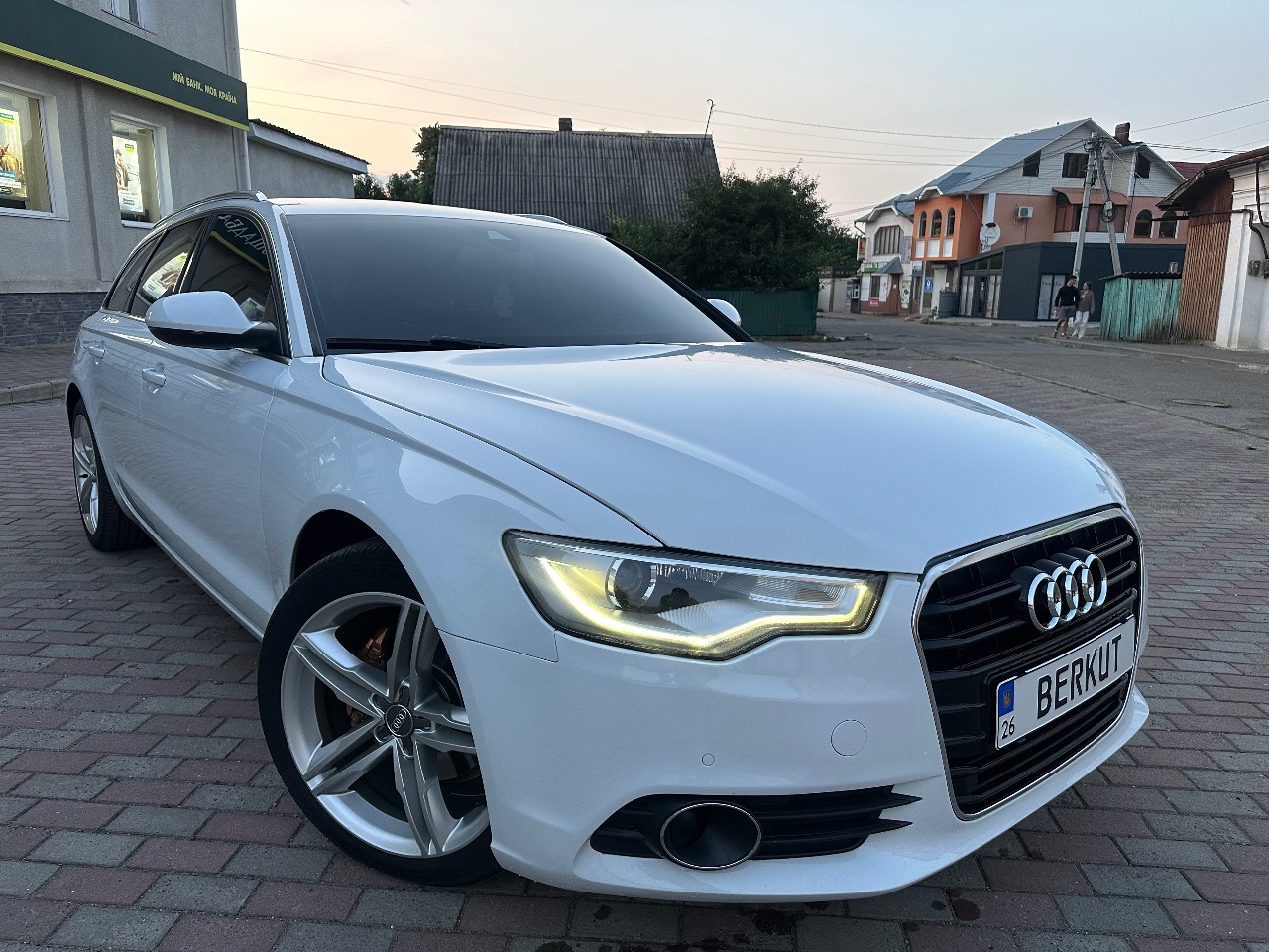 Audi A6 - фото 8
