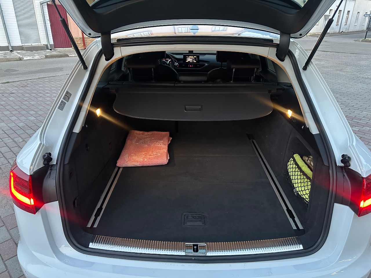 Audi A6 - фото 12