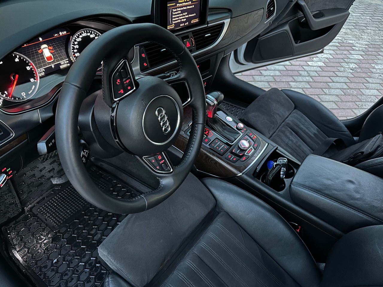 Audi A6 - фото 16