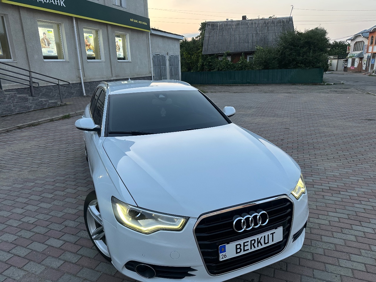 Audi A6 - фото 9