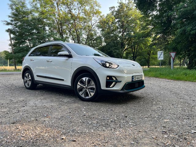 Kia Niro - фото 1