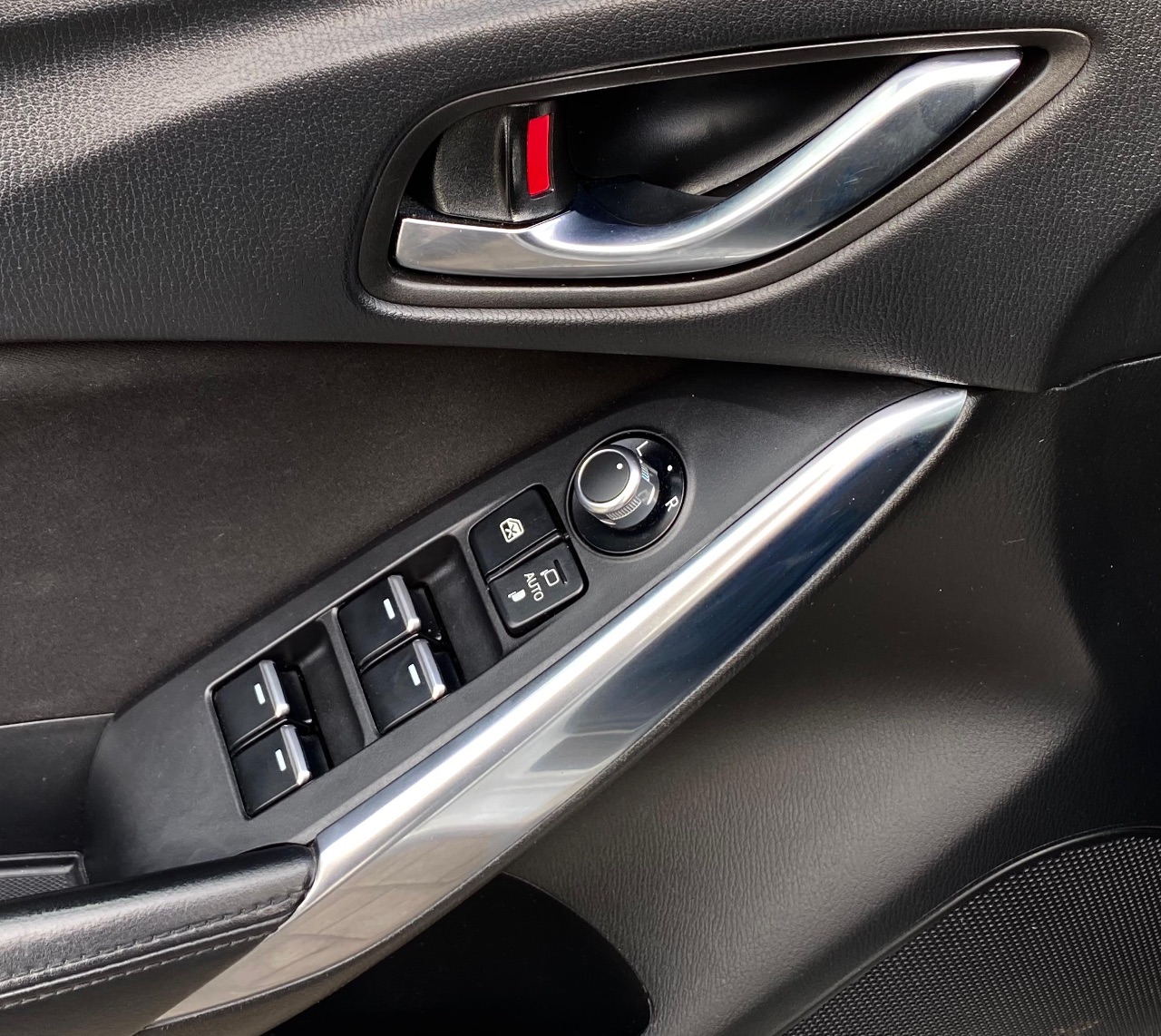 Mazda 6 - фото 7