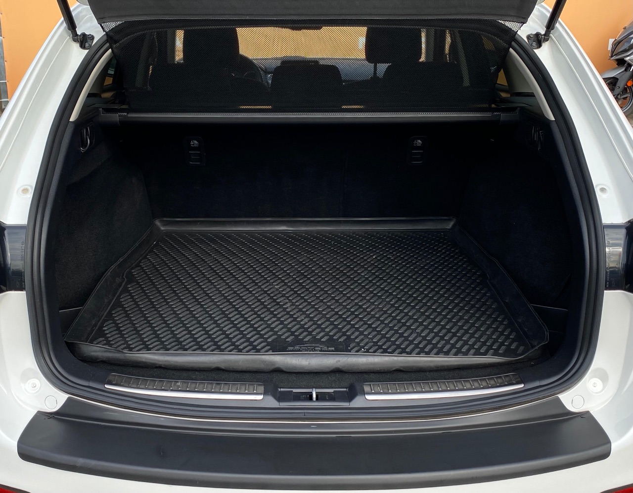 Mazda 6 - фото 10