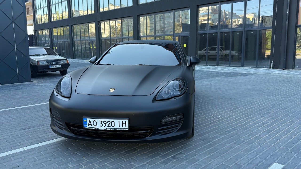Porsche Panamera - фото 1