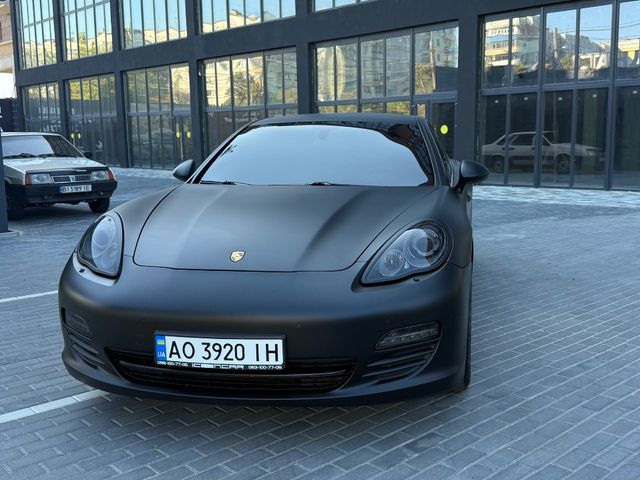 Porsche Panamera - фото 1