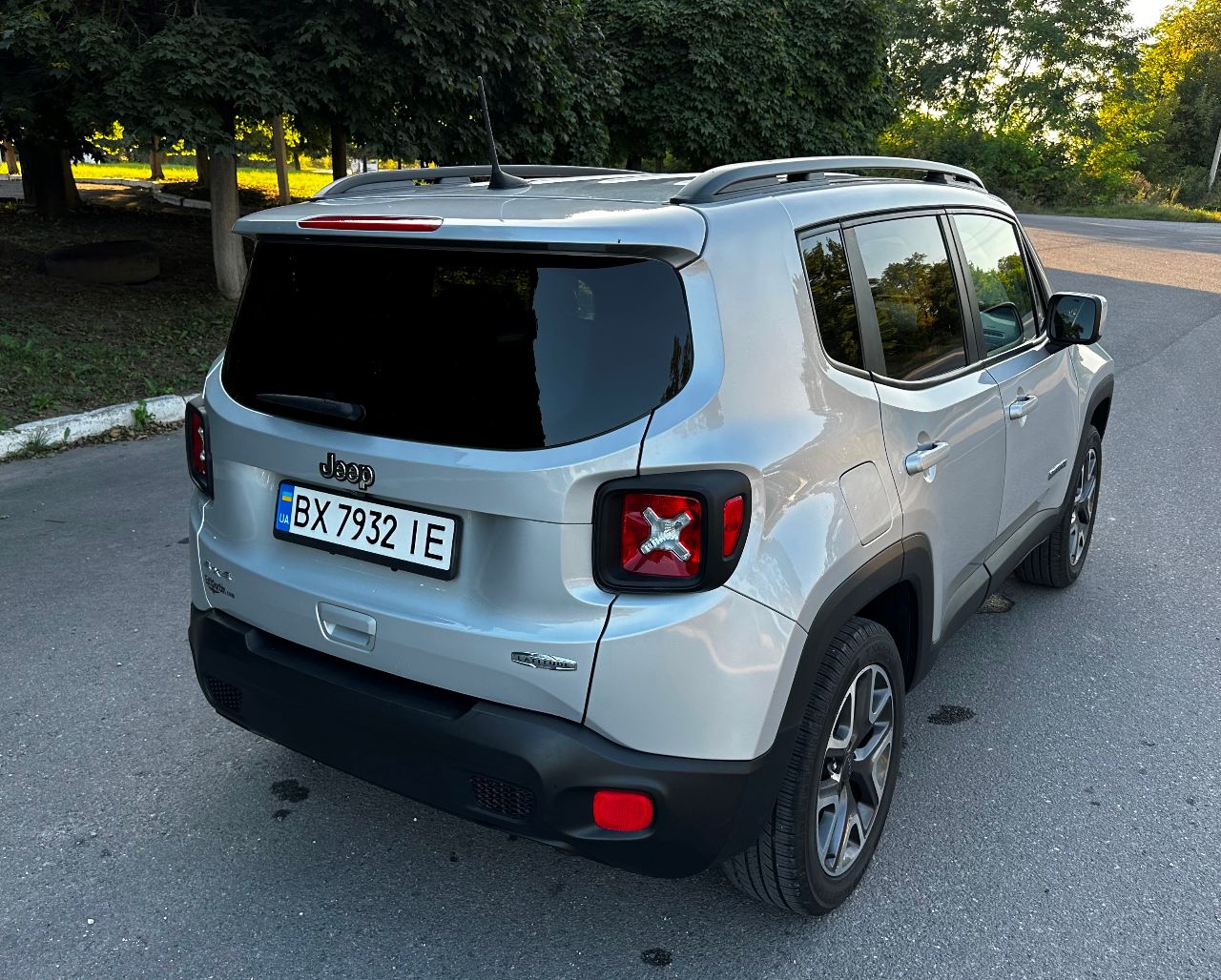 Jeep Renegade - фото 5