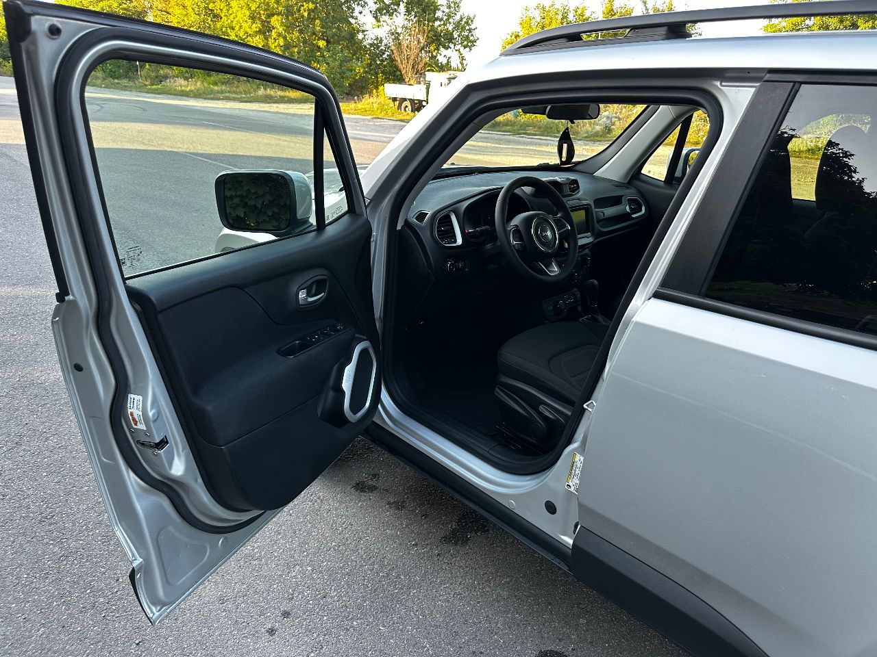 Jeep Renegade - фото 8