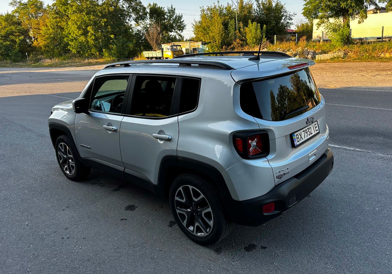Jeep Renegade - фото 4