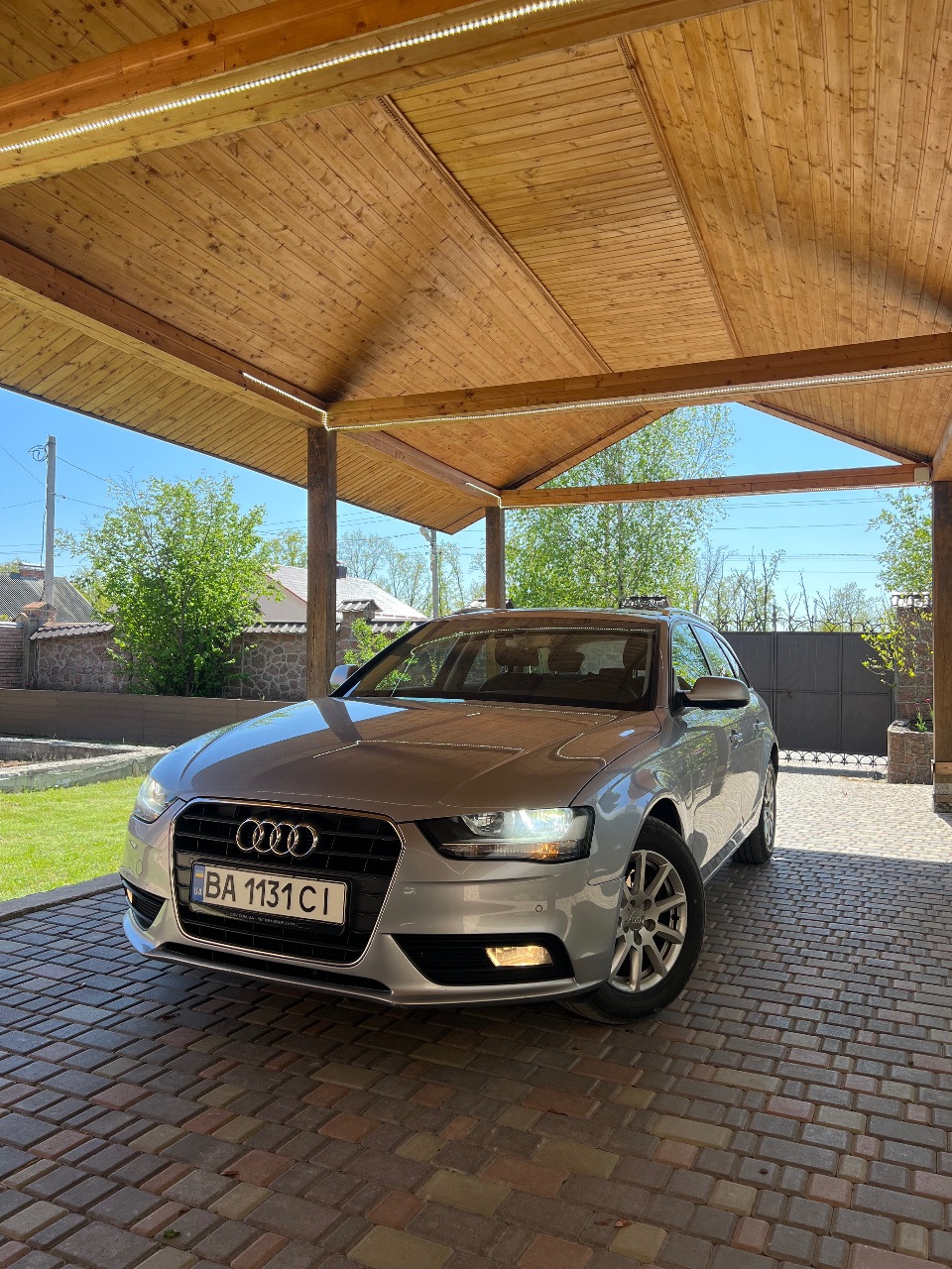 Audi A4 - фото 6