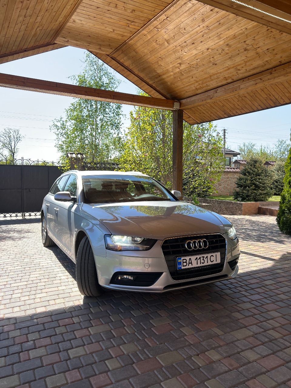 Audi A4 - фото 5