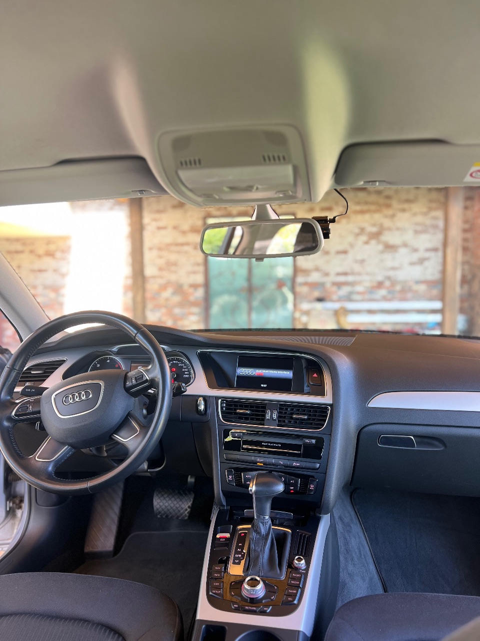 Audi A4 - фото 16