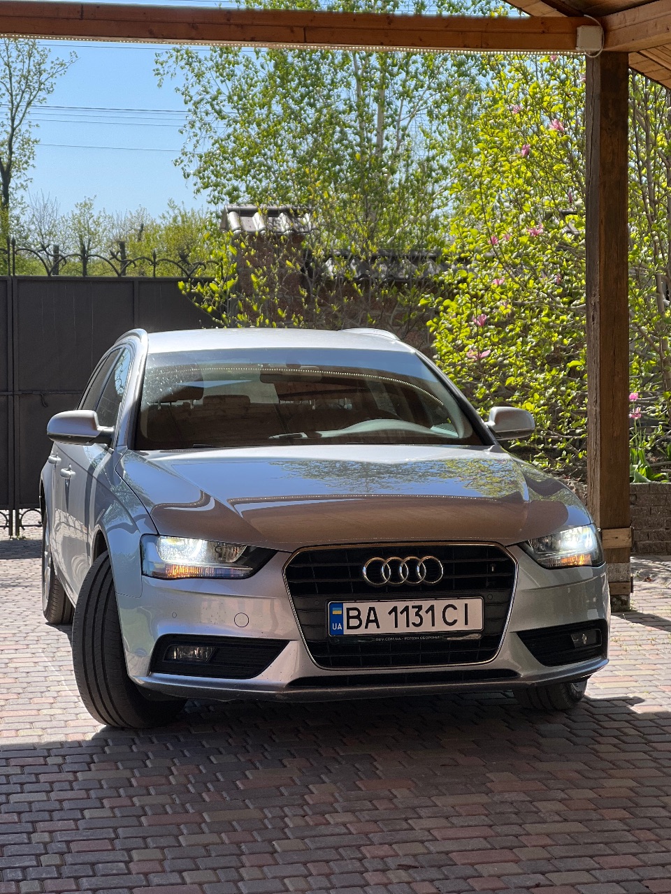 Audi A4 - фото 2