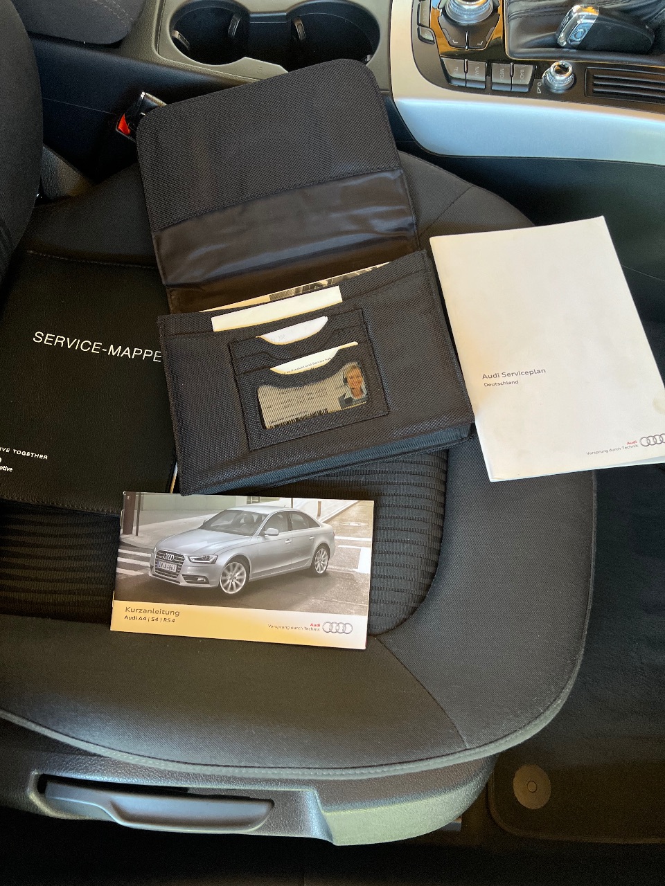 Audi A4 - фото 20