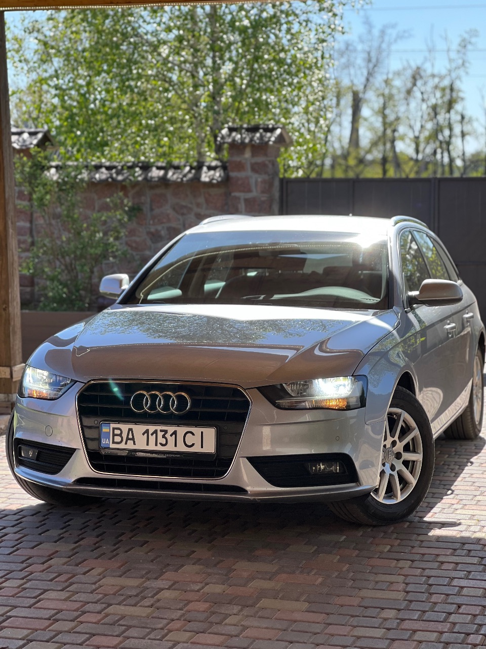 Audi A4 - фото 1