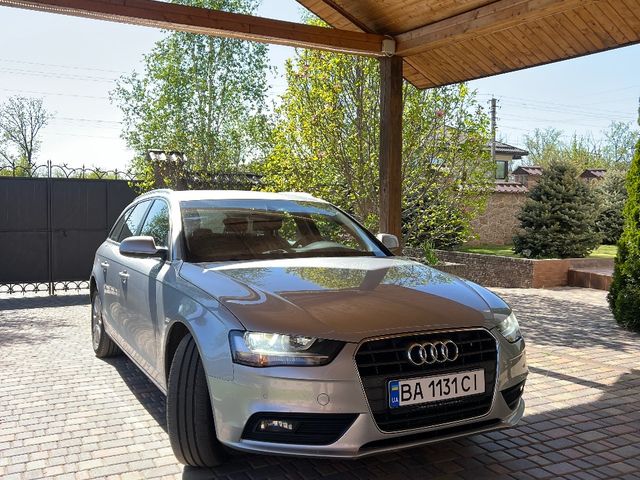 Audi A4 - фото 5