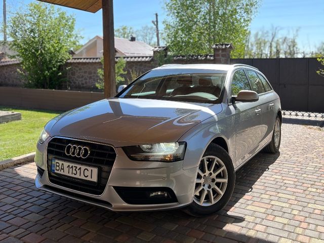 Audi A4 - фото 4
