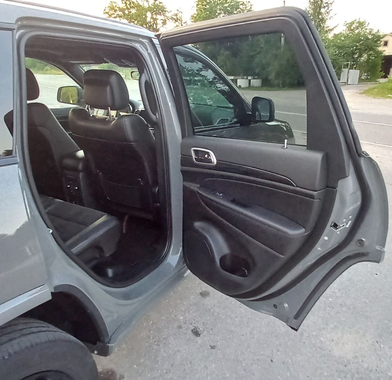 Jeep Grand Cherokee - фото 12