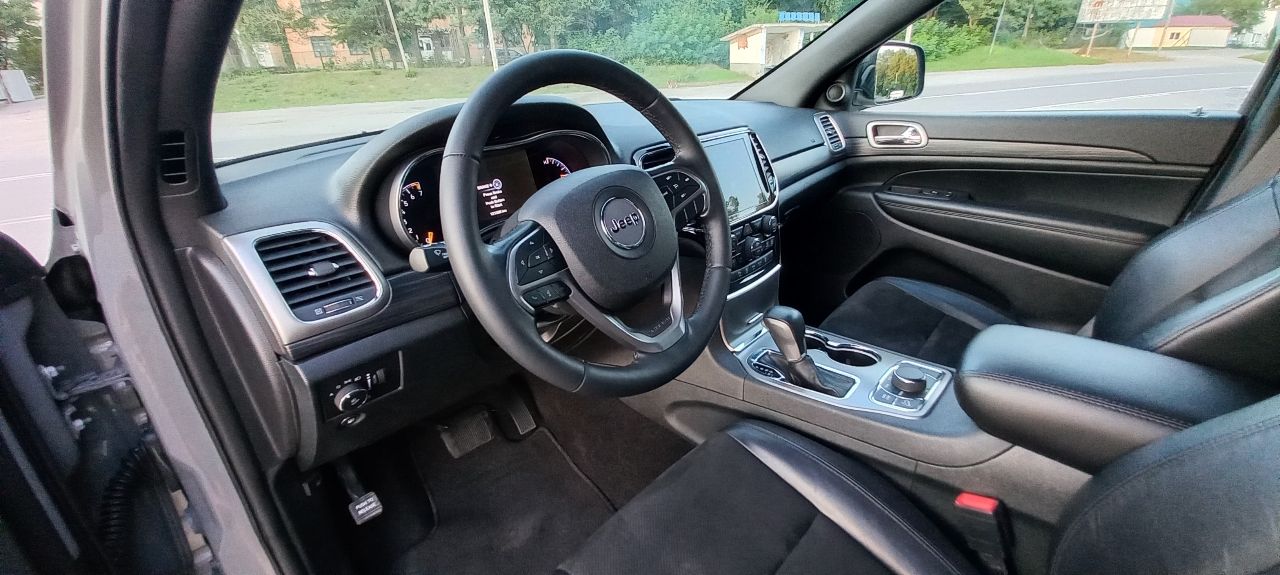 Jeep Grand Cherokee - фото 16
