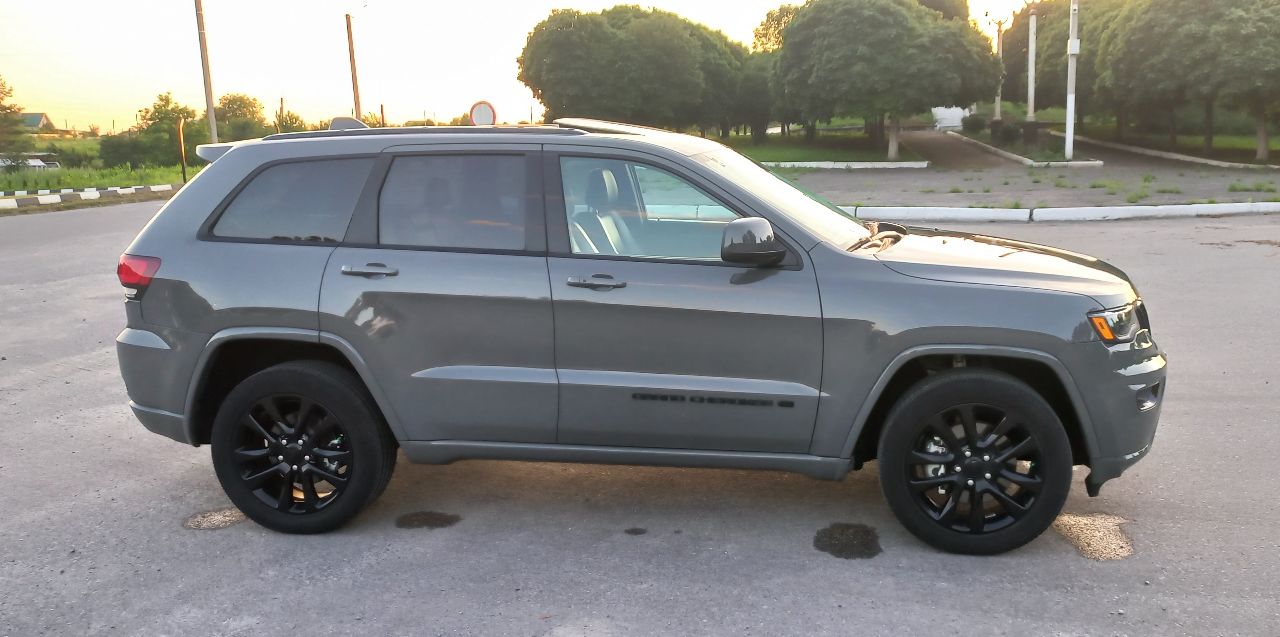 Jeep Grand Cherokee - фото 7
