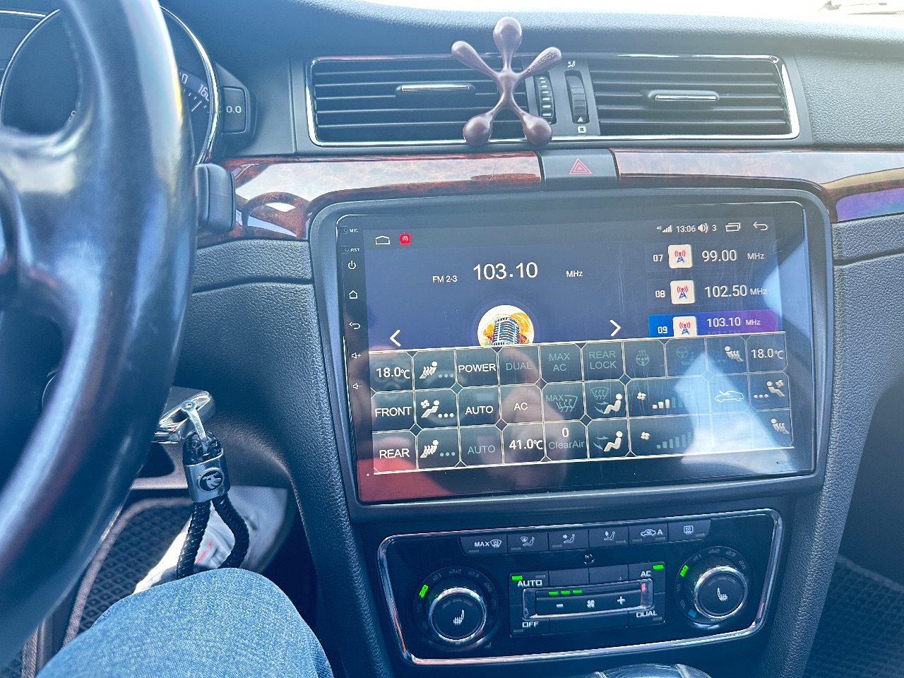 Skoda Superb - фото 9