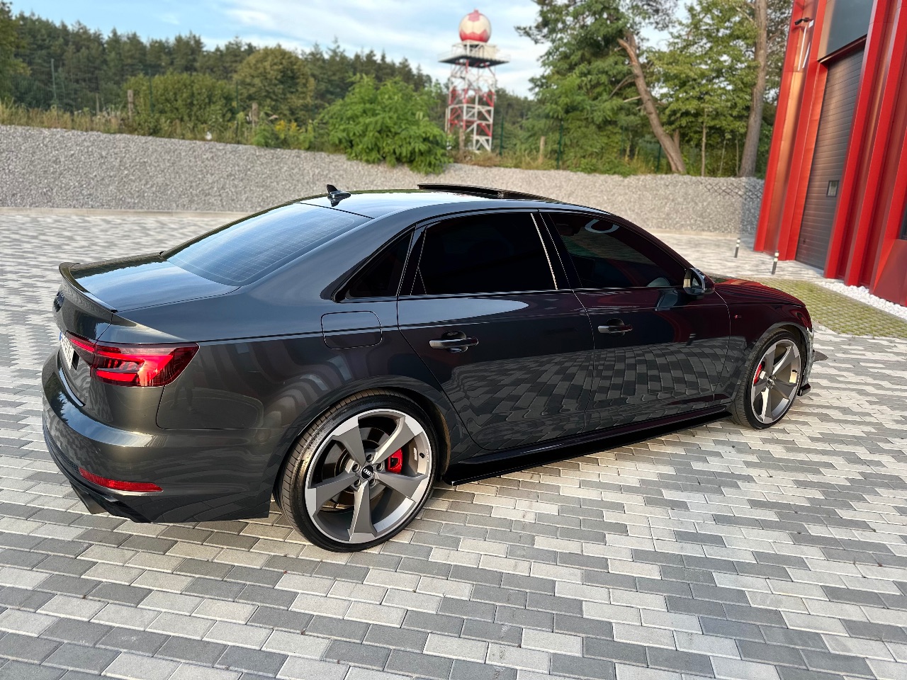 Audi A4 - фото 20