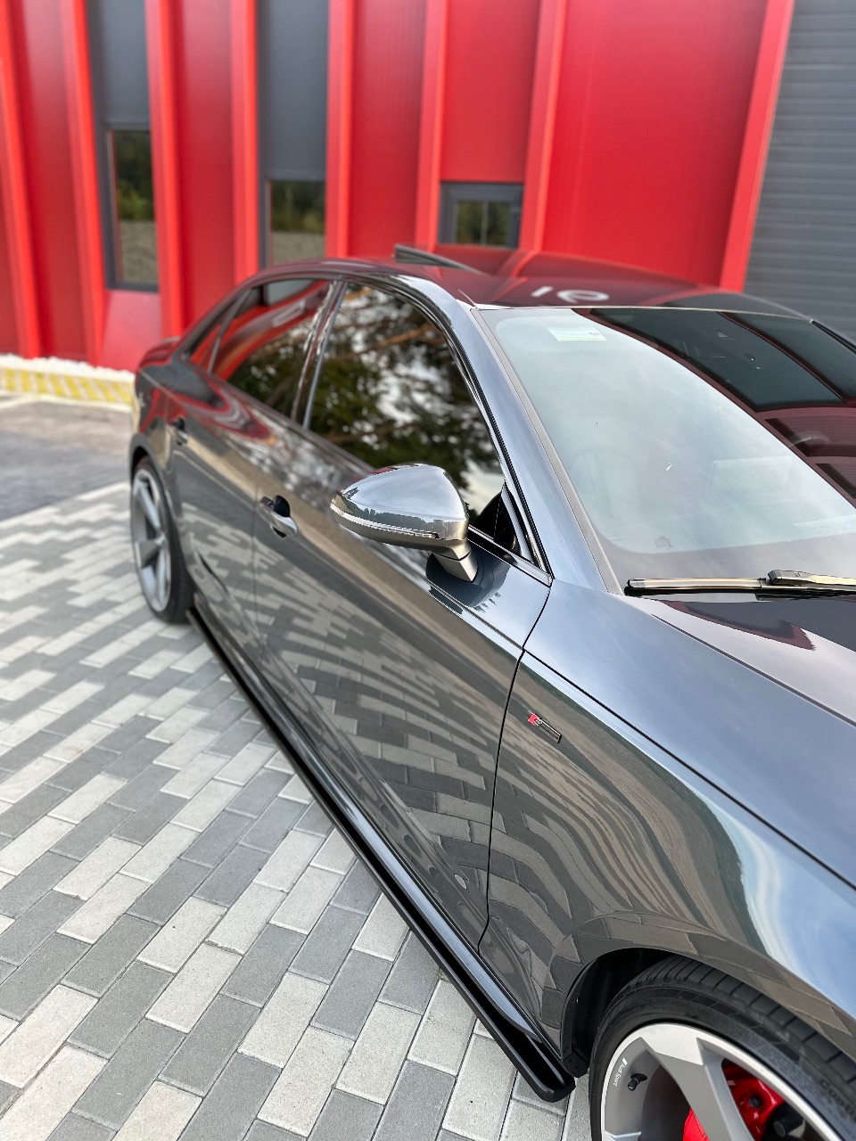 Audi A4 - фото 10